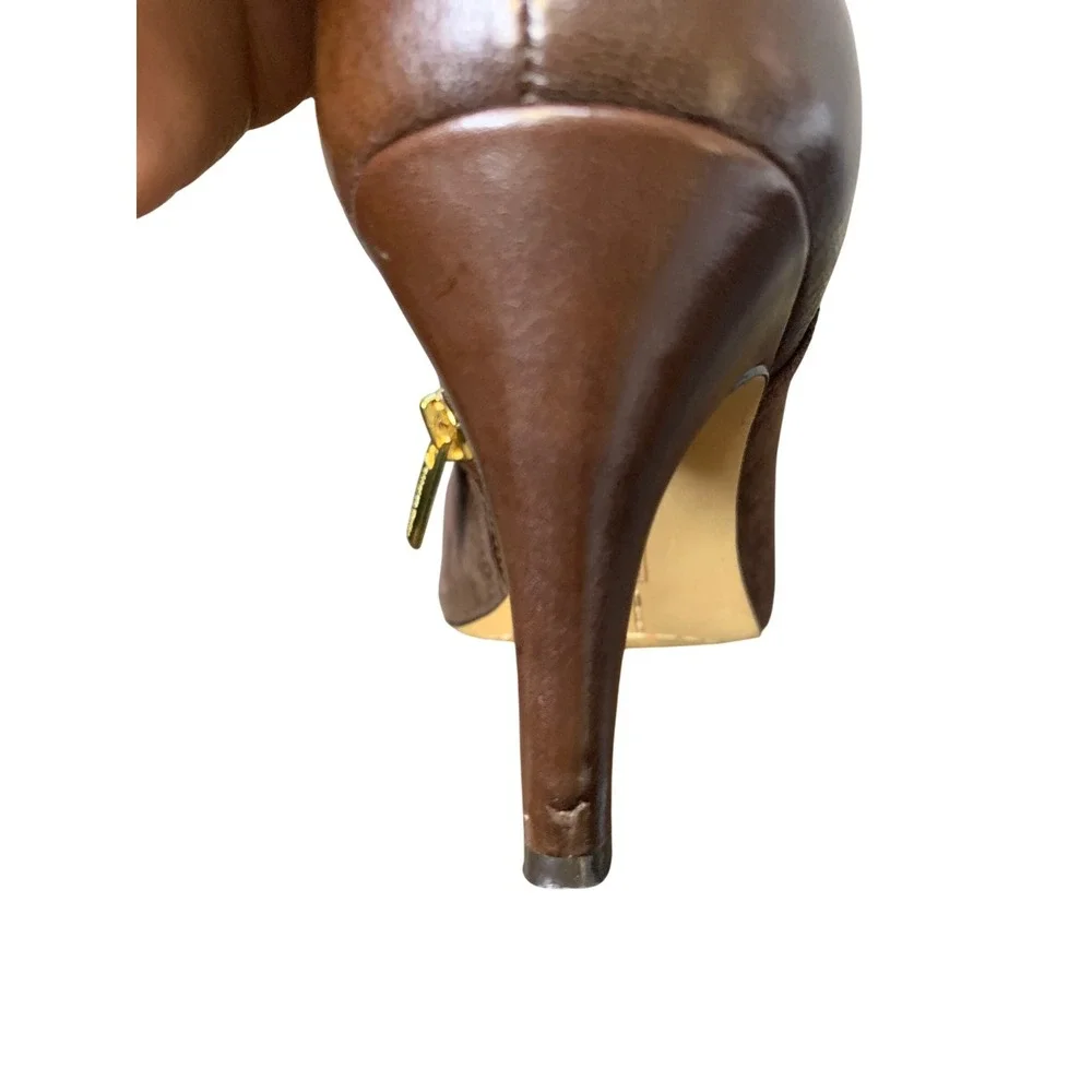 Vince Camuto Venten Brown Suede Leather Ankle Bootie Gold Zipper Buckle Heel 6.5